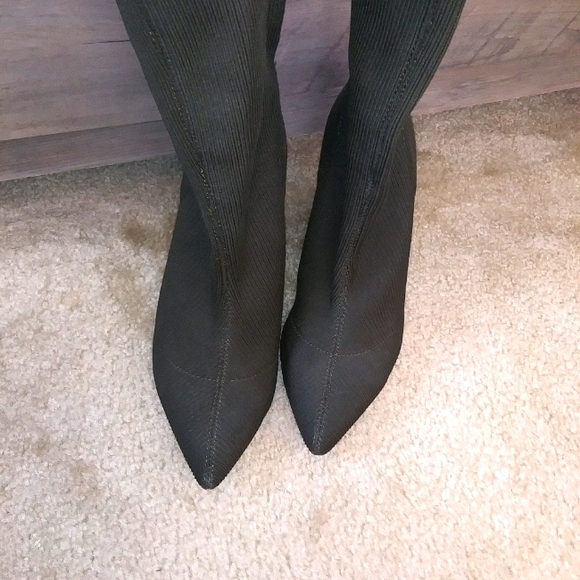 Aldo Shoes - Women 9.5 Sock boot heel LIKE NEW!